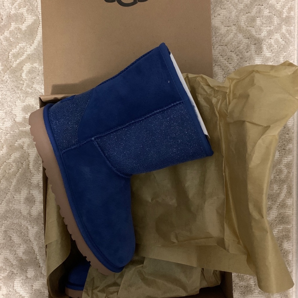 UGG Kids Classic Short Serein (Big Kid)